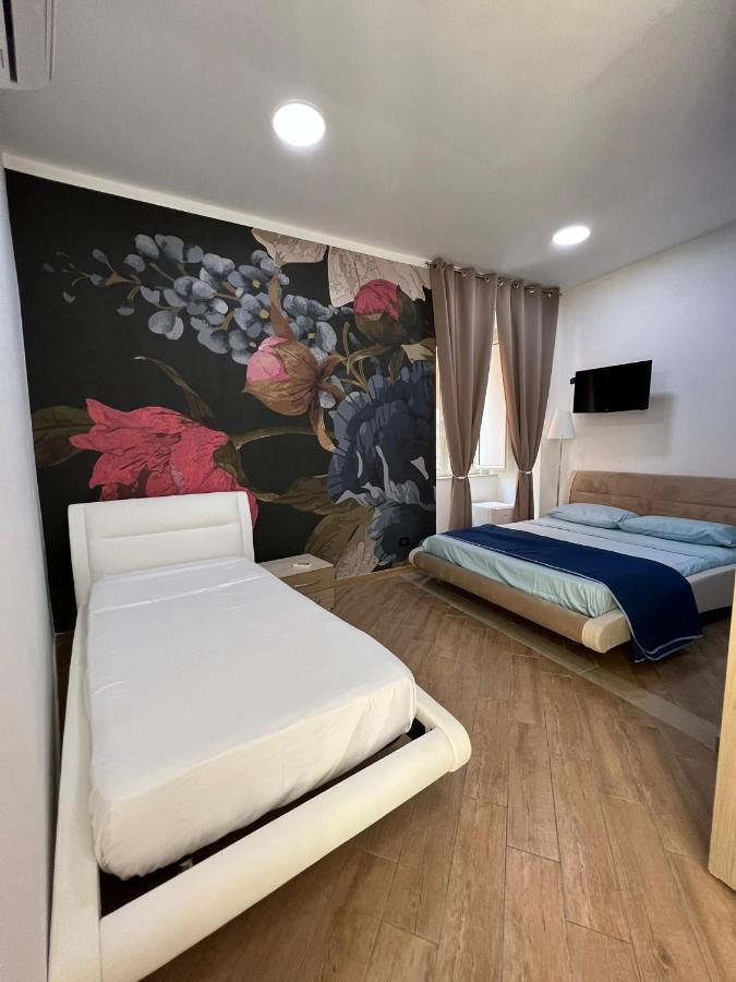 In Piazzetta Bed & Breakfast เนเปิลส์ ภายนอก รูปภาพ