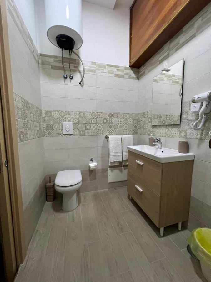 In Piazzetta Bed & Breakfast เนเปิลส์ ภายนอก รูปภาพ