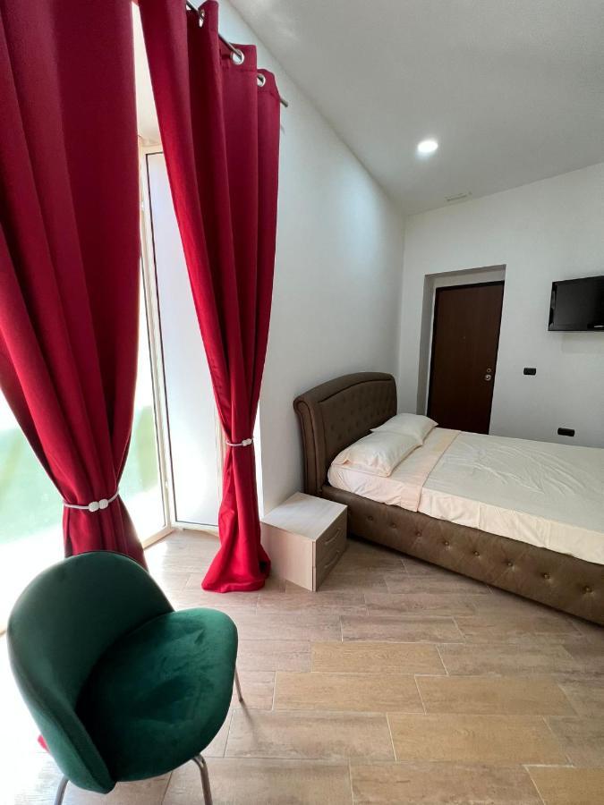 In Piazzetta Bed & Breakfast เนเปิลส์ ภายนอก รูปภาพ