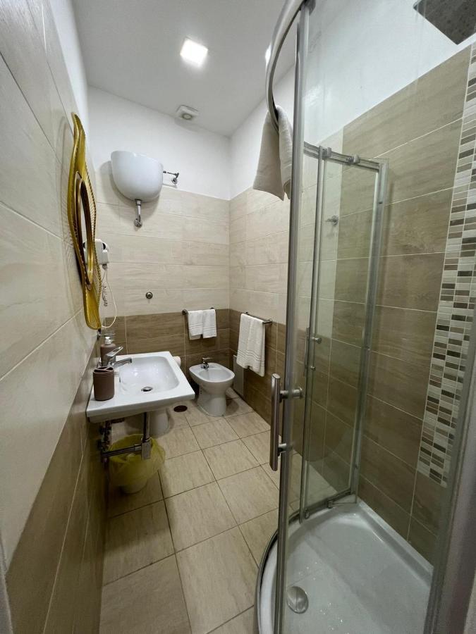 In Piazzetta Bed & Breakfast เนเปิลส์ ภายนอก รูปภาพ