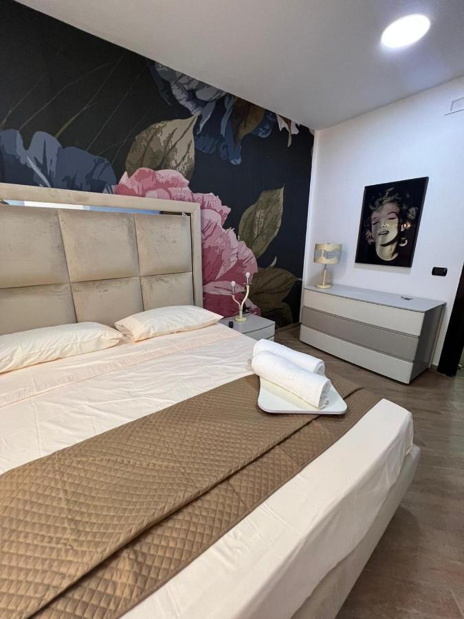 In Piazzetta Bed & Breakfast เนเปิลส์ ภายนอก รูปภาพ