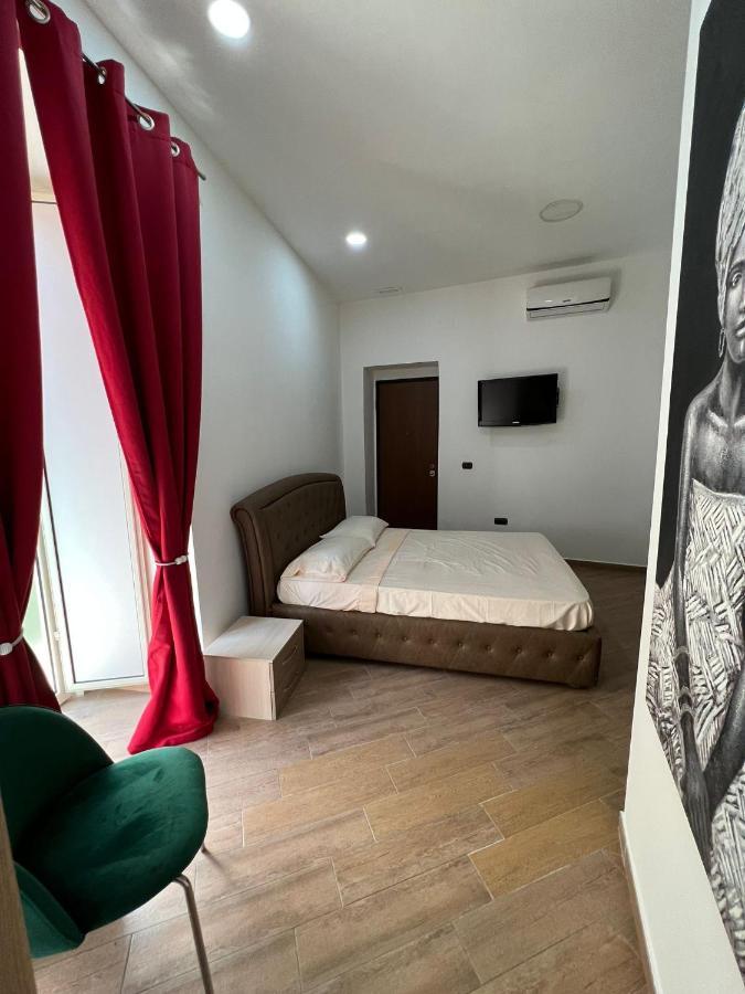 In Piazzetta Bed & Breakfast เนเปิลส์ ภายนอก รูปภาพ