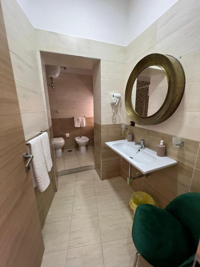 In Piazzetta Bed & Breakfast เนเปิลส์ ภายนอก รูปภาพ