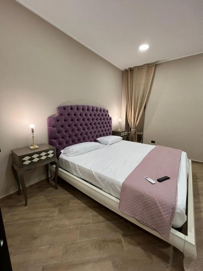In Piazzetta Bed & Breakfast เนเปิลส์ ภายนอก รูปภาพ