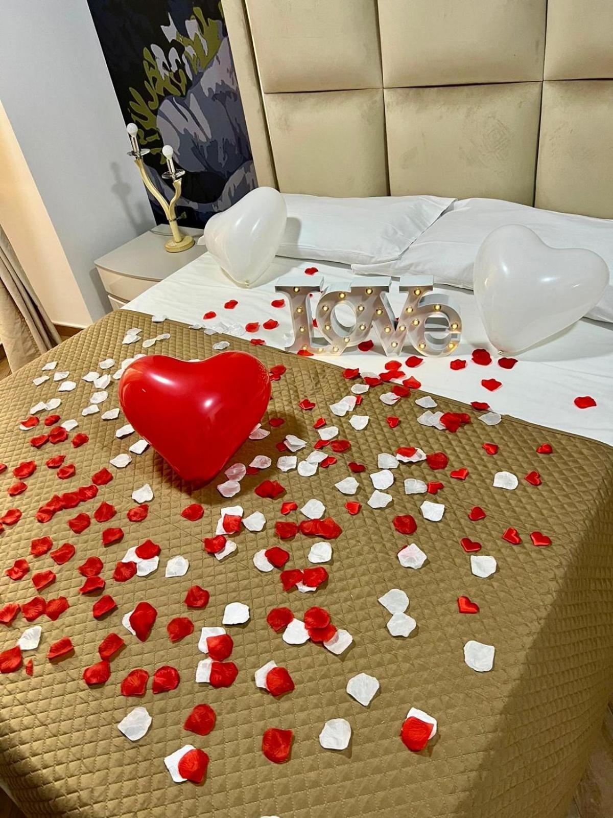 In Piazzetta Bed & Breakfast เนเปิลส์ ภายนอก รูปภาพ