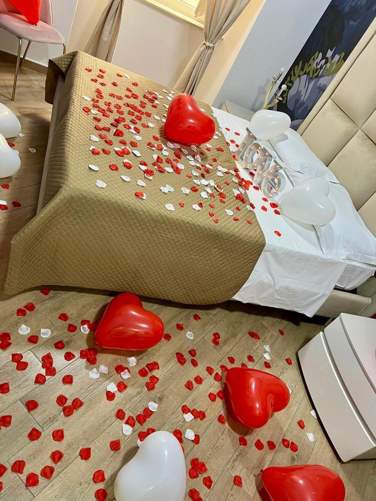 In Piazzetta Bed & Breakfast เนเปิลส์ ภายนอก รูปภาพ